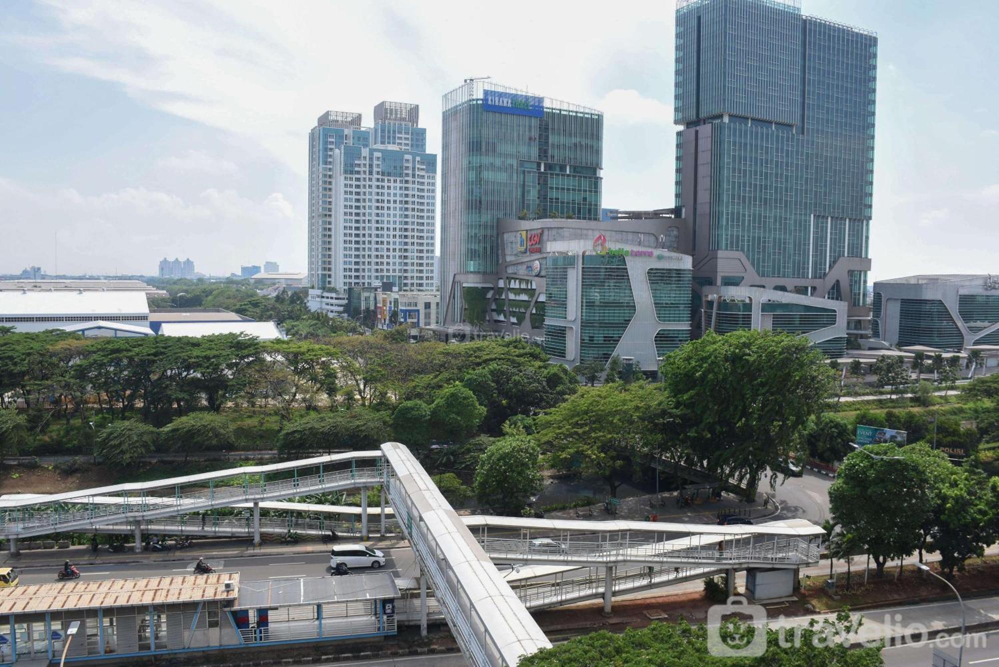And Cozy At Tifolia By Travelio Appartement Jakarta