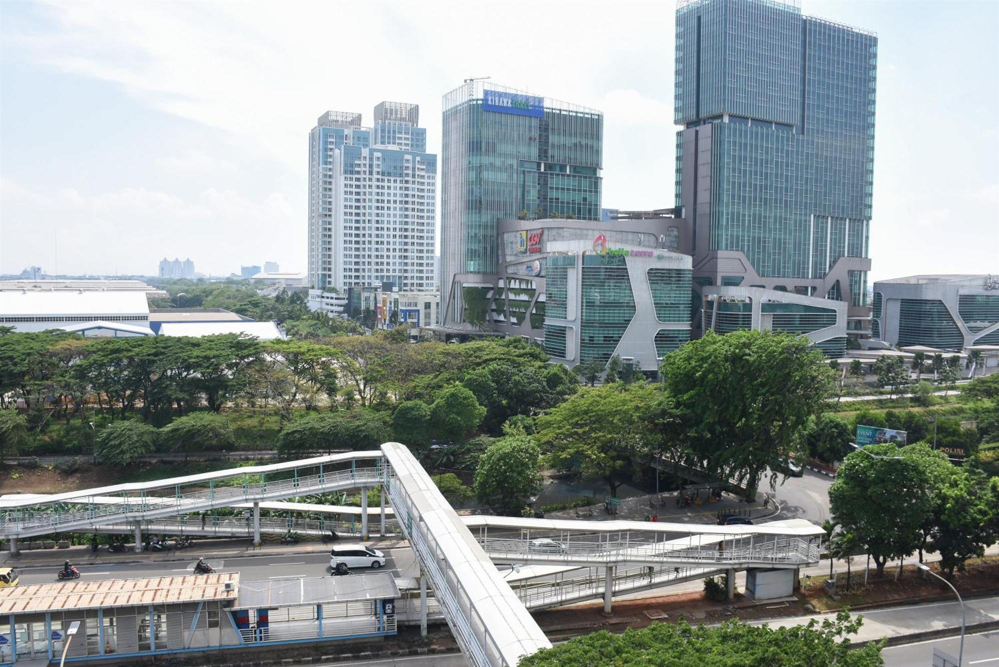 Appartement And Cozy At Tifolia By Travelio Jakarta